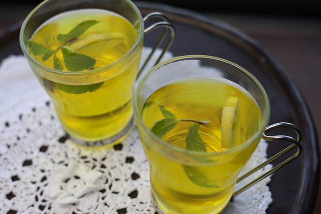 Saffron tea mint lemon